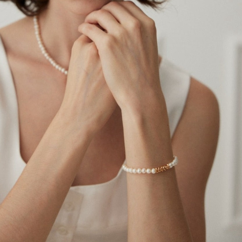 Delphine Pearl Bracelet